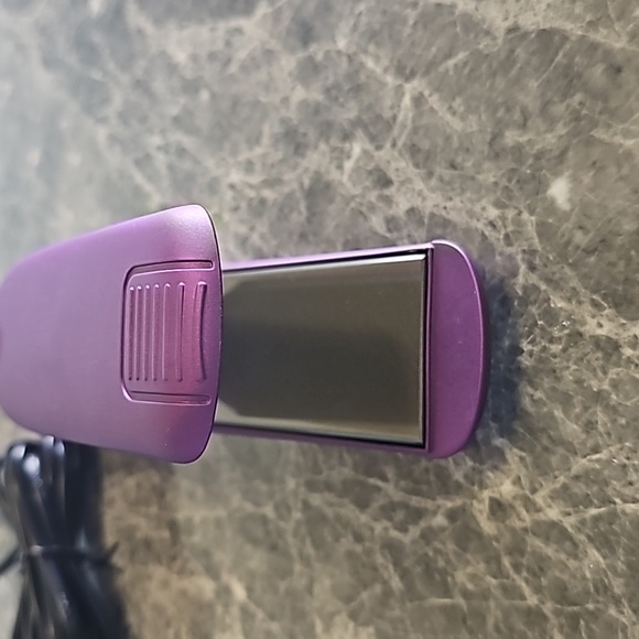 WAVYTALK Flat Iron 100% Pure Titanium Plates - Picture 8 of 9